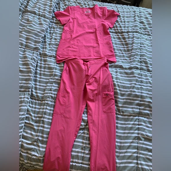 Adar Scrubs Set of 3 - Picture 3 of 6